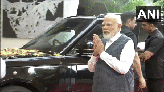 
      
      PM meets scientists involved in Chandrayaan-3 mission
      
      