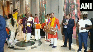 
      
      Indian diaspora in South Africa await PM Modi's arrival
      
      
