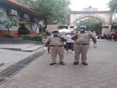 
      
      Lockdown: Delhi Police performs last rites of man as family...
      
      