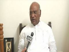
      
      Only Mahatma Gandhi is father of nation, says Kharge
      
      