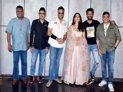 
      
      Fardeen Khan, Riteish Deshmukh attend muhurat puja of 'Visfot' 
      
      