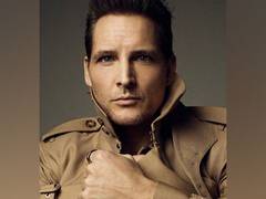 
      
      Peter Facinelli and Lily Anne Harrison expecting first child
      
      