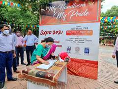 
      
      Ministry of Textiles to celebrate 7th National Handloom Day today
      
      