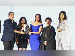 
      
      Dr Pratayksha Bhardwaj felicitated by celebrated actor Lara Dutta
      
      
