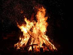 
      
      Lohri 2022: Go eco-friendly with these smokeless bonfire tips
      
      