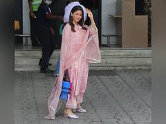 
      
      Alia Bhatt returns to work post wedding 
      
      