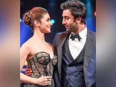 
      
      Ranbir Kapoor, Alia Bhatt visit wedding designer
      
      