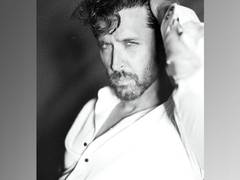 
      
      Hrithik Roshan wraps up first action sequence for 'Vikram Vedha'
      
      