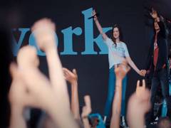 
      
      First teaser for 'WeCrashed' shows Jared Leto, Anne Hathaway...
      
      