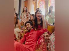
      
      Alia Bhatt drops her mehendi ceremony pictures
      
      