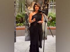 
      
      Priyanka Chopra stuns in black saree at pre-Oscars event
      
      