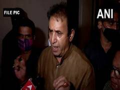 
      
      'Was discharged on Feb 15, home quarantined till Feb 27,'...
      
      
