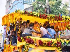 
      
      AP: Former speaker Kodela's last rites performed 
      
      