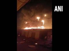 
      
      Maharashtra: Fire breaks out at Thane godown, no causalities...
      
      