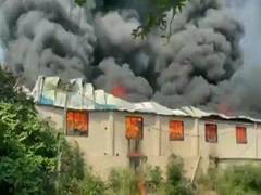 
      
      Valsad factory fire under control, no casualties
      
      