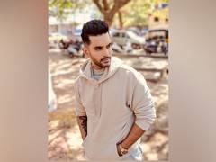 
      
      Angad Bedi's first look as Robin from 'The Zoya Factor' out!
      
      