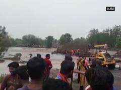 
      
      MP: Flood in a dry river traps 7 labours in Burhanpur
      
      