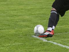 
    Playing football in high school benefits brain health of middle-aged men: Study
    