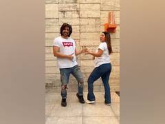 
      
      Debina Bonnerjee, Gurmeet Choudhary celebrate wedding...
      
      