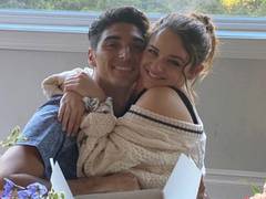 
      
      'The Kissing Booth' stars reunite for family outing
      
      
