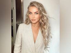 
      
      Priyanka Chopra's co-host Julianne Hough responds to 'The...
      
      