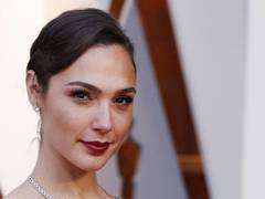 
      
      Gal Gadot to star in remake of 'To Catch a Thief'
      
      
