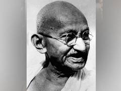 
      
      B'town celebs pay tributes to Mahatma Gandhi on his 150th...
      
      