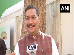 
      
      Jharkhand BJP welcomes ECI's decision to issue notice to Hemant S
      
      