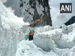 
      
      Two tourists stuck in snow rescued in Leh
      
      