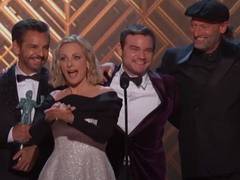 
      
      Marlee Matlin celebrates deaf culture with 'CODA' win at SAG...
      
      