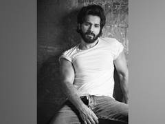 
      
      Varun Dhawan expresses disappointment over shutdown of cinema...
      
      