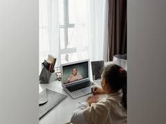 
    Students taking online courses during COVID got more sleep
    