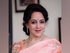
      
      Hema Malini shares adorable picture with Dharmendra, thanks...
      
      