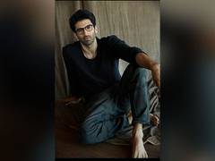 
      
      Aditya Roy Kapur to start shooting for 'Thadam' remake 
      
      