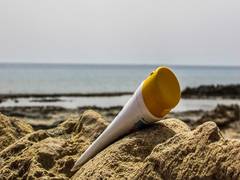 
      
      Ingredients in sunscreen can damage freshwater ecosystems:...
      
      