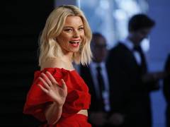 
      
      Elizabeth Banks claps back at 'Charlie's Angels' reboot critics
      
      
