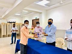 
      
      Independent MLA distributes 100 free mobiles for online education 
      
      