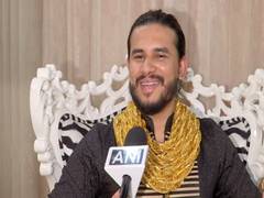 
      
      This Bappi Lahiri fan wears 5 Kg gold worth Rs1.5 crore
      
      