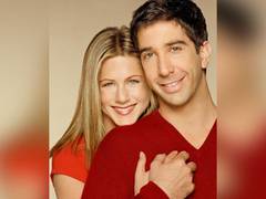 
      
      Jennifer Aniston addresses dating rumours with David...
      
      