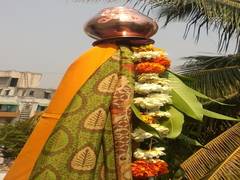 
      
      B-town celebrates and extends wishes for Gudhi Padwa
      
      