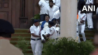 
      
      18 BJP MLAs suspended in Karnataka Assembly amid ruckus
      
      