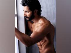 
      
      Varun Dhawan subtly teases 'Bhediya' in new post
      
      