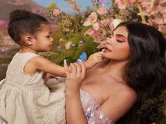 
      
      Kylie Jenner's daughter Stormi practice patience in the...
      
      