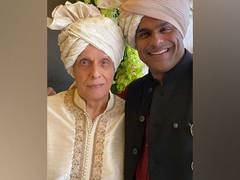 
      
      Mahesh Bhatt, Rahul Bhatt beam with joy at Ranbir-Alia's wedding
      
      