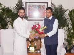 
      
      Thakur meets Mandaviya, seeks bulk drugs park for Himachal Prades
      
      