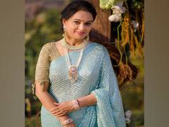 
      
      Padmini Kolhapure to recreate her iconic song 'Ye Galiyan Ye...
      
      
