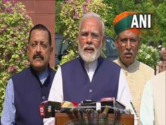 
      
      PM Modi urges MPs to hold 