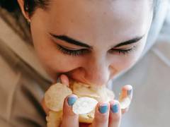 
    Study links dip in blood sugar levels to feeling hungry all the time
    