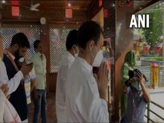 
      
      Rahul Gandhi offers prayers at Kheer Bhawani temple in J-K
      
      