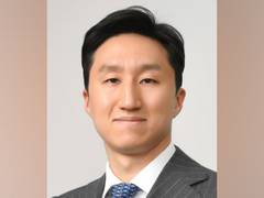 
      
      S Korea: Chung Mong-ju's eldest son Chung Ki-sun named CEO of...
      
      